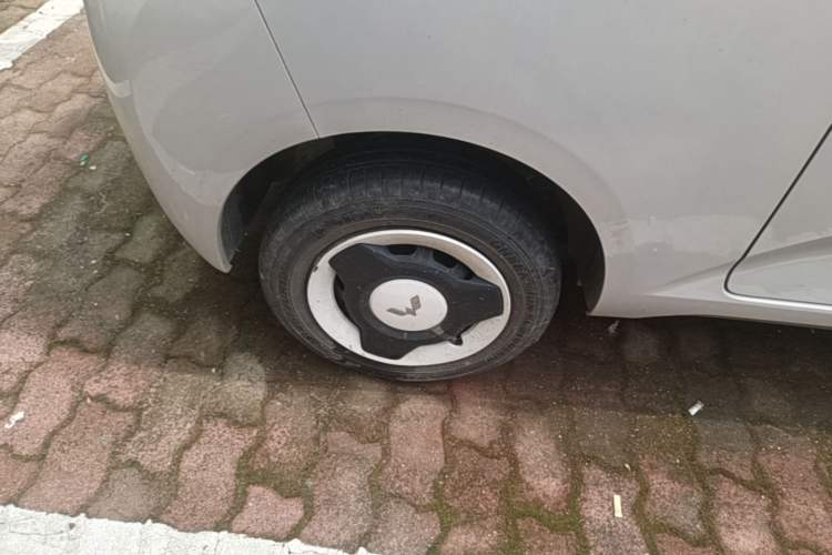 Used Wuling Hongguang MINIEV 2024 3rd Generation 215km Youth Edition Right Rear Wheel Hub