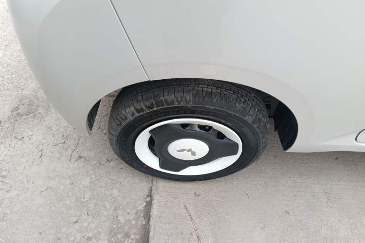 Used Wuling Hongguang MINIEV 2024 3rd Generation 215km Youth Edition Right Rear Wheel Hub