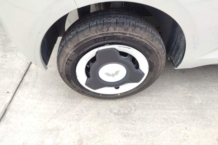Used Wuling Hongguang MINIEV 2024 3rd Generation 215km Youth Edition Right Rear Wheel Hub