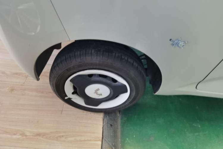 Used Wuling Hongguang MINIEV 2024 3rd Generation 215km Youth Edition Right Rear Wheel Hub