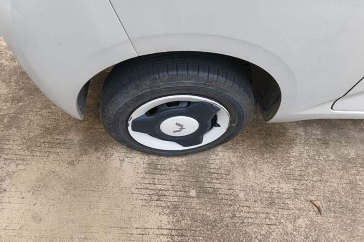 Used Wuling Hongguang MINIEV 2024 3rd Generation 215km Youth Edition Right Rear Wheel Hub