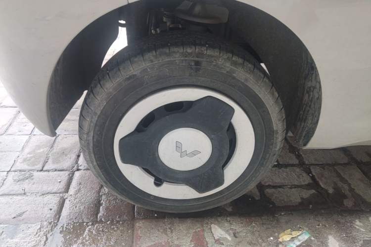 Used Wuling Hongguang MINIEV 2024 3rd Generation 215km Youth Edition Right Rear Wheel Hub
