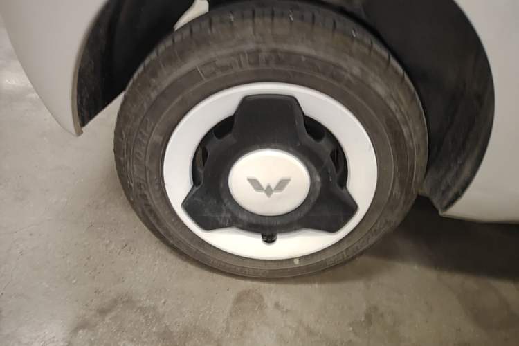 Used Wuling Hongguang MINIEV 2024 3rd Generation 215km Youth Edition Right Rear Wheel Hub
