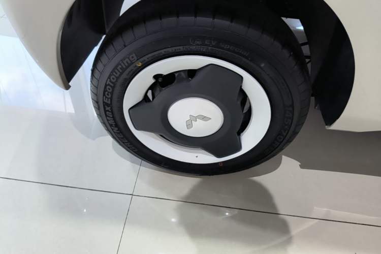 Used Wuling Hongguang MINIEV 2024 3rd Generation 215km Youth Edition Right Rear Wheel Hub