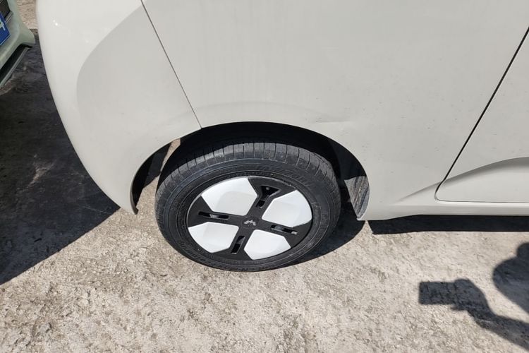 Used Wuling Hongguang MINIEV 2024 3rd Generation 215km Advanced Version Right Rear Wheel Hub