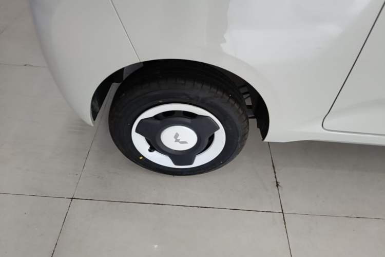 Used Wuling Hongguang MINIEV 2024 3rd Generation 215km Youth Edition Right Rear Wheel Hub