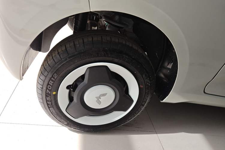 Used Wuling Hongguang MINIEV 2024 3rd Generation 215km Youth Edition Right Rear Wheel Hub