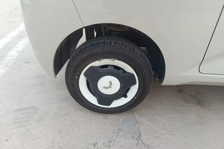 Used Wuling Hongguang MINIEV 2024 3rd Generation 215km Youth Edition Right Rear Wheel Hub