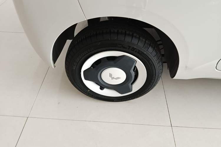 Used Wuling Hongguang MINIEV 2024 3rd Generation 215km Youth Edition Right Rear Wheel Hub