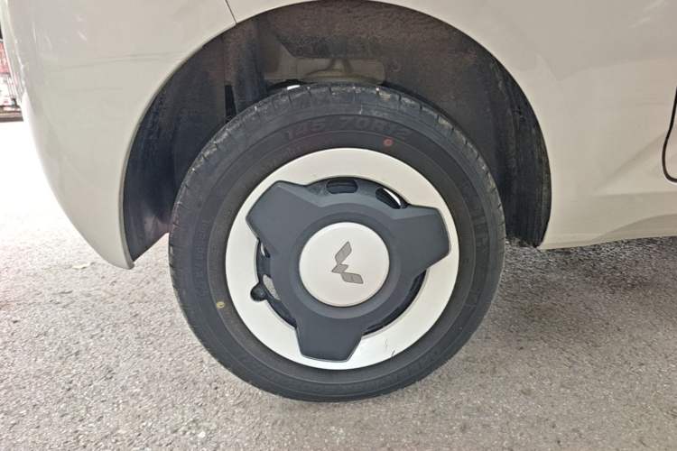 Used Wuling Hongguang MINIEV 2024 3rd Generation 215km Youth Edition Right Rear Wheel Hub