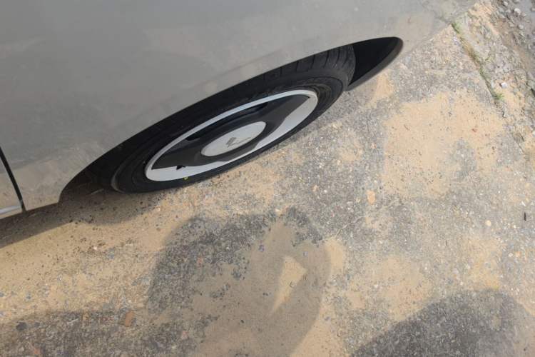 Used Wuling Hongguang MINIEV 2024 3rd Generation 215km Youth Edition Right Rear Wheel Hub