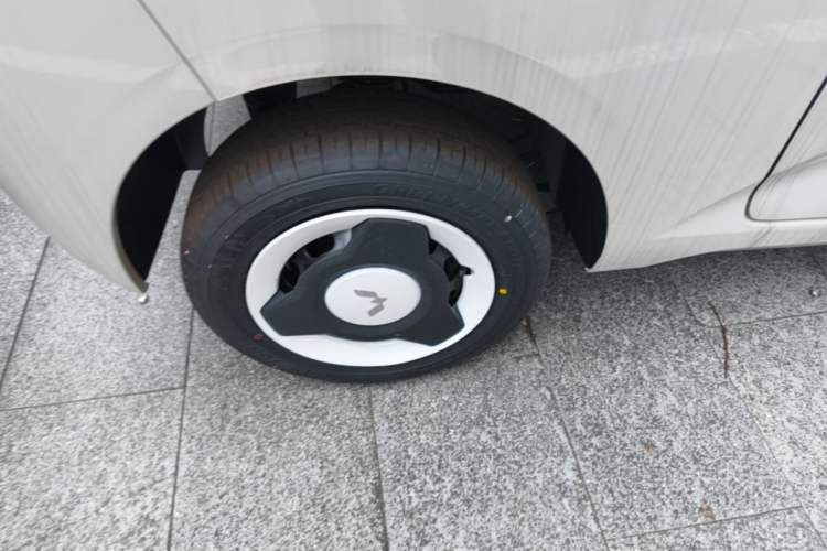Used Wuling Hongguang MINIEV 2024 3rd Generation 215km Youth Edition Right Rear Wheel Hub