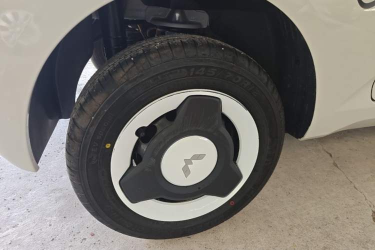 Used Wuling Hongguang MINIEV 2024 3rd Generation 215km Youth Edition Right Rear Wheel Hub