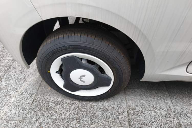 Used Wuling Hongguang MINIEV 2024 3rd Generation 215km Youth Edition Right Rear Wheel Hub