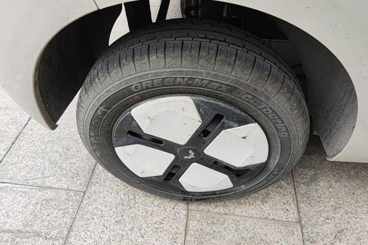 Used Wuling Hongguang MINIEV 2024 3rd Generation 215km Advanced Version Right Rear Wheel Hub