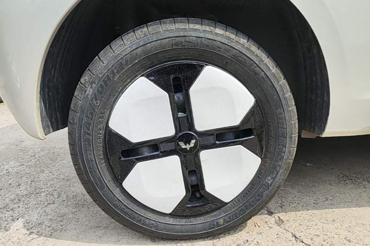 Used Wuling Hongguang MINIEV 2024 3rd Generation 215km Advanced Version Right Rear Wheel Hub