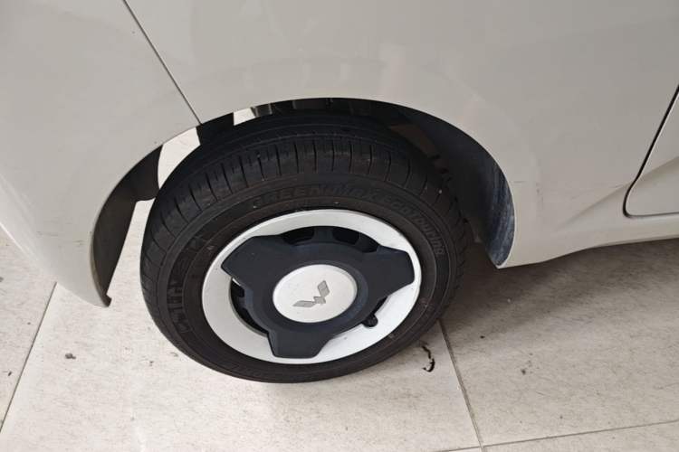 Used Wuling Hongguang MINIEV 2024 3rd Generation 215km Youth Edition Right Rear Wheel Hub