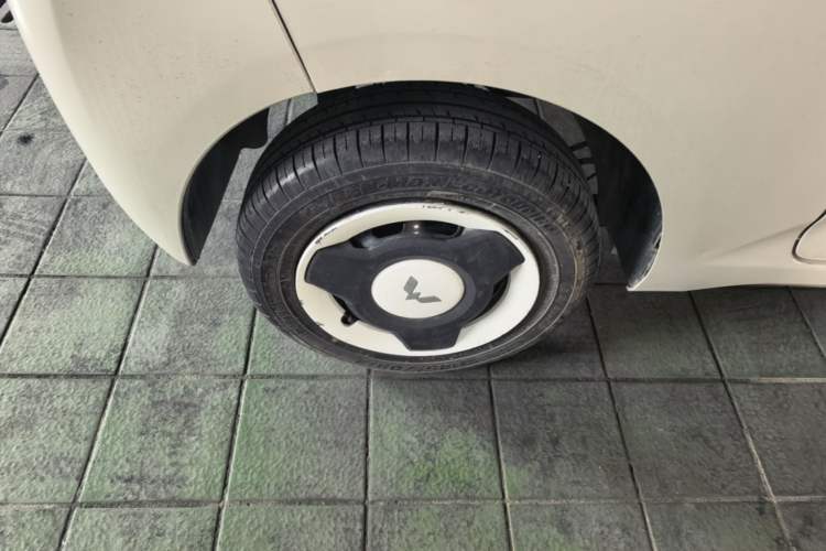 Used Wuling Hongguang MINIEV 2024 3rd Generation 215km Advanced Version Right Rear Wheel Hub