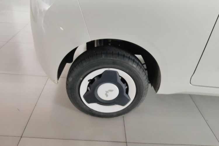 Used Wuling Hongguang MINIEV 2024 3rd Generation 215km Youth Edition Right Rear Wheel Hub