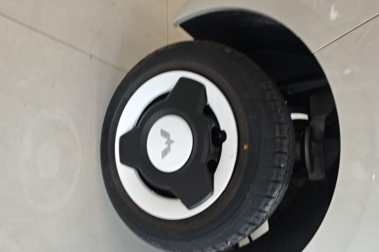 Used Wuling Hongguang MINIEV 2024 3rd Generation 215km Youth Edition Right Rear Wheel Hub