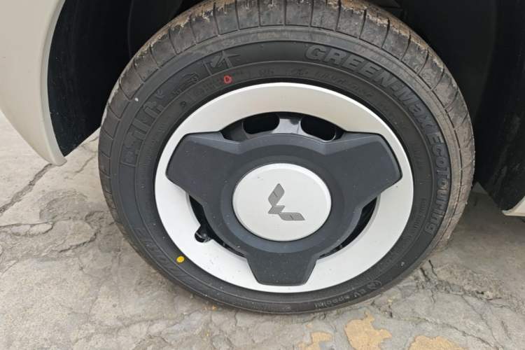 Used Wuling Hongguang MINIEV 2024 3rd Generation 215km Youth Edition Right Rear Wheel Hub