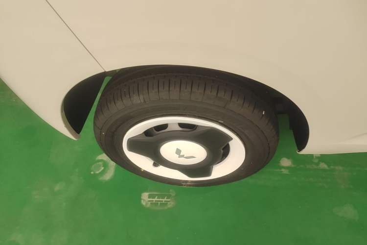Used Wuling Hongguang MINIEV 2024 3rd Generation 215km Youth Edition Right Rear Wheel Hub