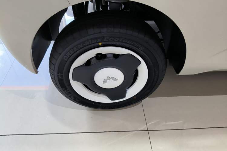 Used Wuling Hongguang MINIEV 2024 3rd Generation 215km Youth Edition Right Rear Wheel Hub