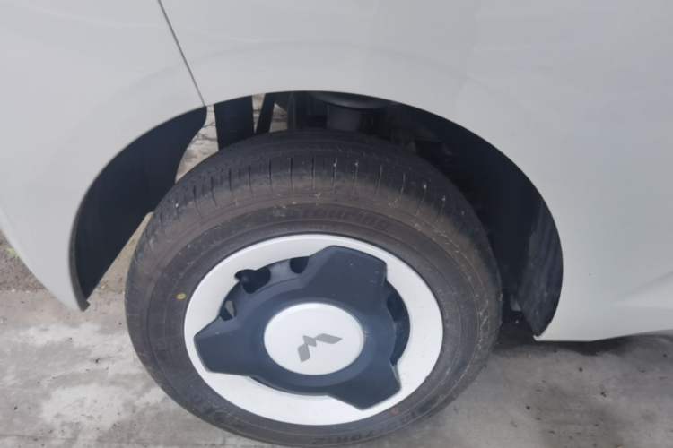 Used Wuling Hongguang MINIEV 2024 3rd Generation 215km Youth Edition Right Rear Wheel Hub
