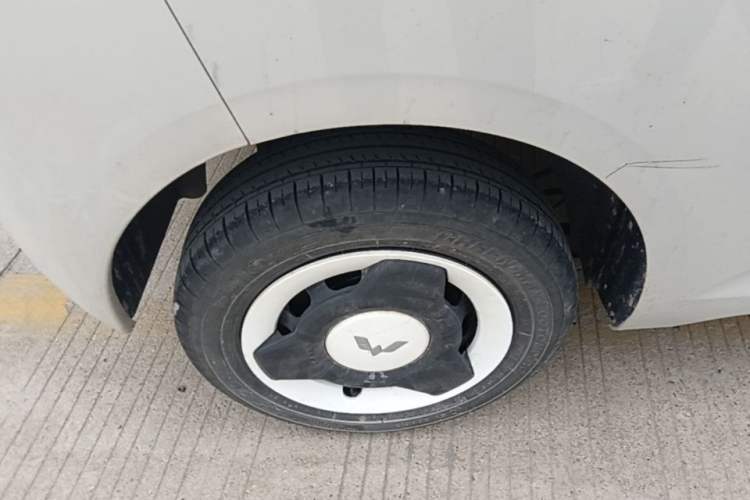 Used Wuling Hongguang MINIEV 2024 3rd Generation 215km Youth Edition Right Rear Wheel Hub