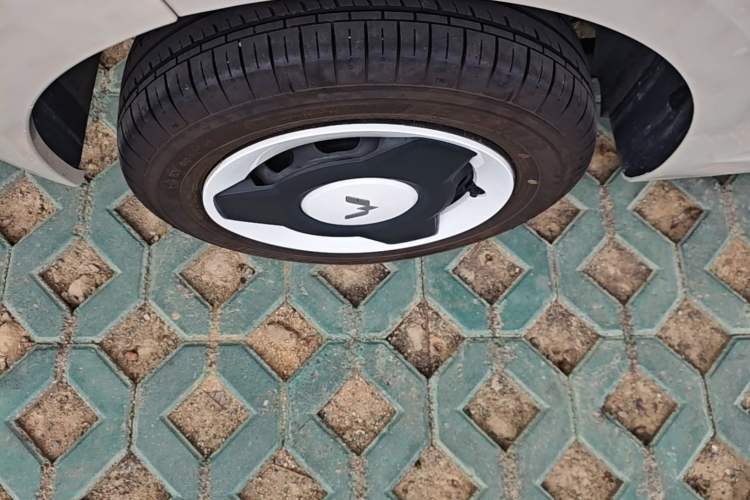 Used Wuling Hongguang MINIEV 2024 3rd Generation 215km Youth Edition Right Rear Wheel Hub