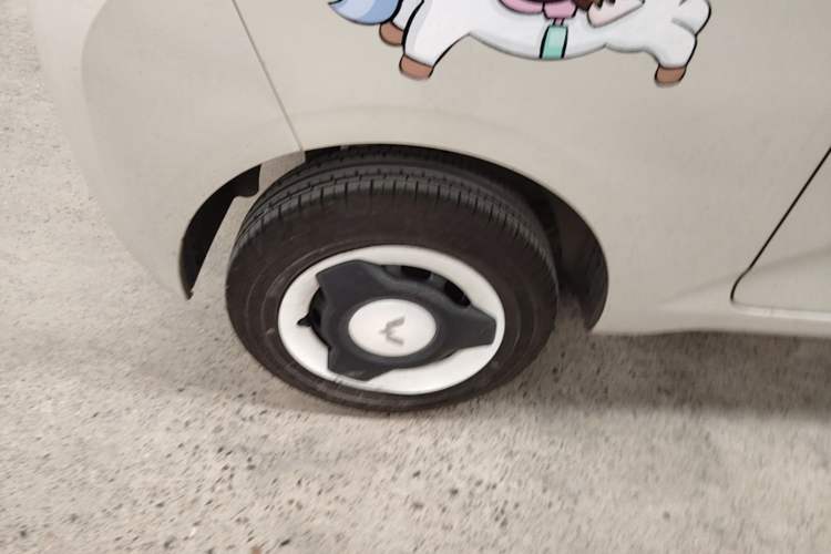 Used Wuling Hongguang MINIEV 2024 3rd Generation 215km Youth Edition Right Rear Wheel Hub