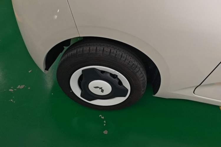 Used Wuling Hongguang MINIEV 2024 3rd Generation 215km Youth Edition Right Rear Wheel Hub