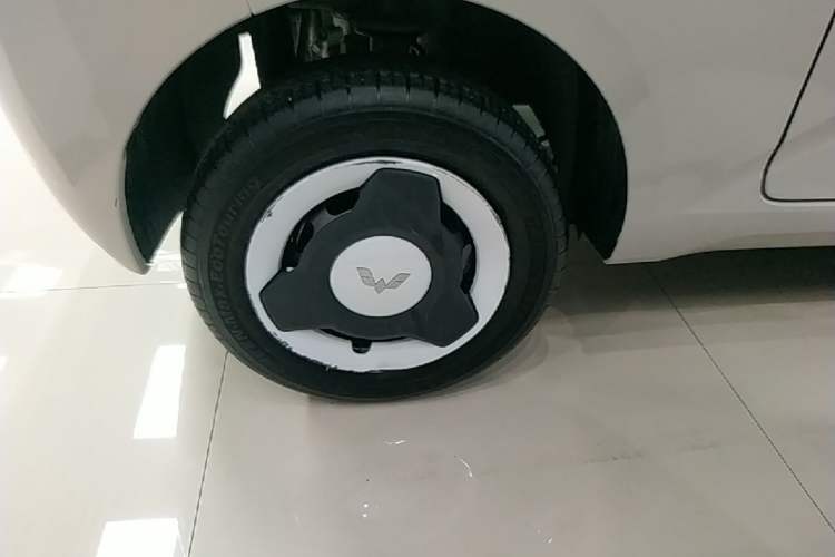 Used Wuling Hongguang MINIEV 2024 3rd Generation 215km Youth Edition Right Rear Wheel Hub