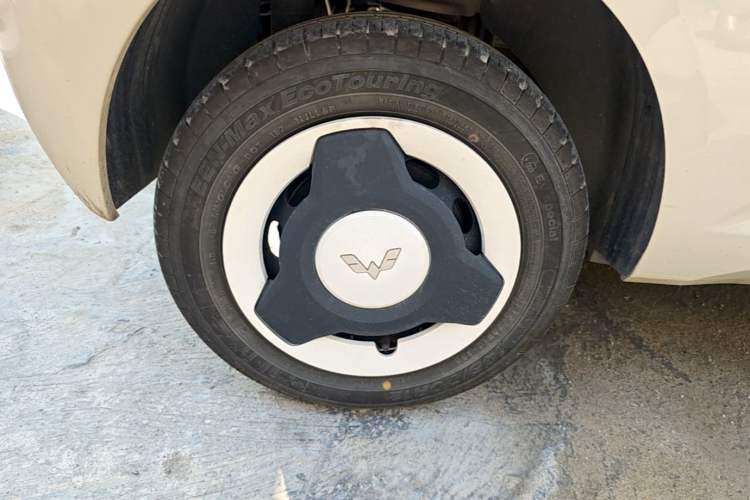 Used Wuling Hongguang MINIEV 2024 3rd Generation 215km Youth Edition Right Rear Wheel Hub