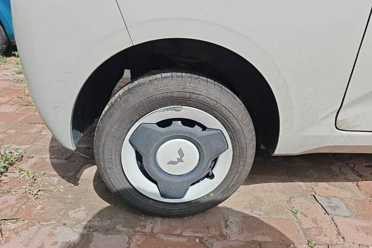 Used Wuling Hongguang MINIEV 2024 3rd Generation 215km Youth Edition Right Rear Wheel Hub
