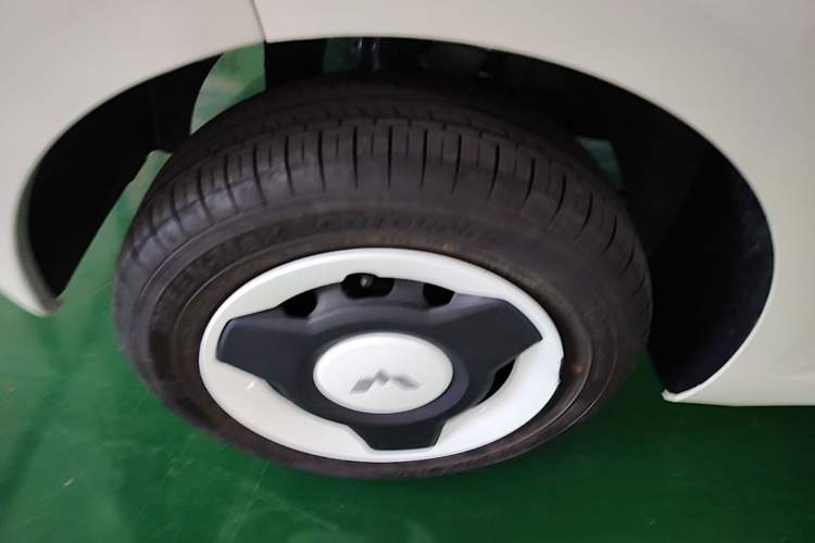 Used Wuling Hongguang MINIEV 2024 3rd Generation 215km Youth Edition Right Rear Wheel Hub