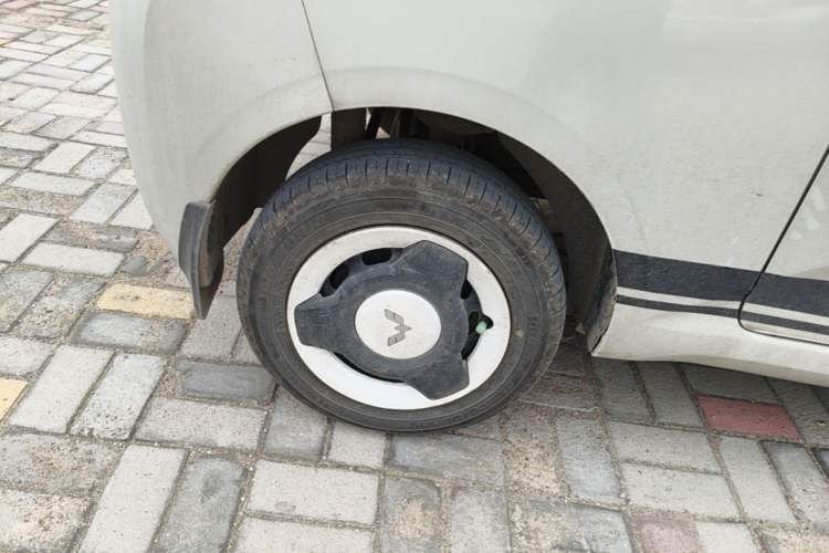 Used Wuling Hongguang MINIEV 2024 3rd Generation 215km Youth Edition Right Rear Wheel Hub