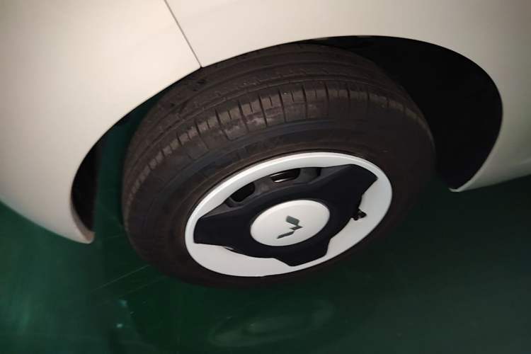 Used Wuling Hongguang MINIEV 2024 3rd Generation 215km Youth Edition Right Rear Wheel Hub