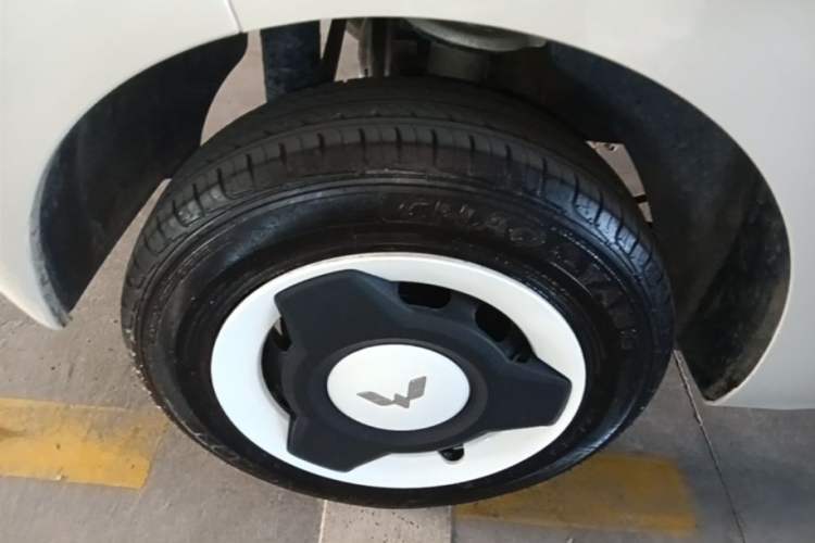 Used Wuling Hongguang MINIEV 2024 3rd Generation 215km Youth Edition Right Rear Wheel Hub
