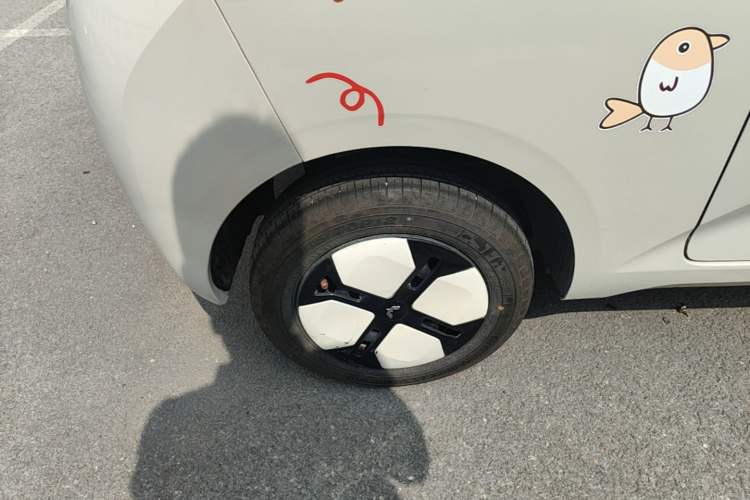 Used Wuling Hongguang MINIEV 2024 3rd Generation 215km Youth Edition Right Rear Wheel Hub