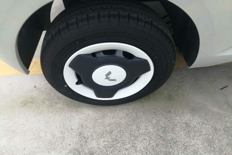 Used Wuling Hongguang MINIEV 2024 3rd Generation 215km Youth Edition Right Rear Wheel Hub