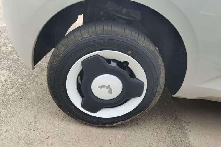 Used Wuling Hongguang MINIEV 2024 3rd Generation 215km Youth Edition Right Rear Wheel Hub