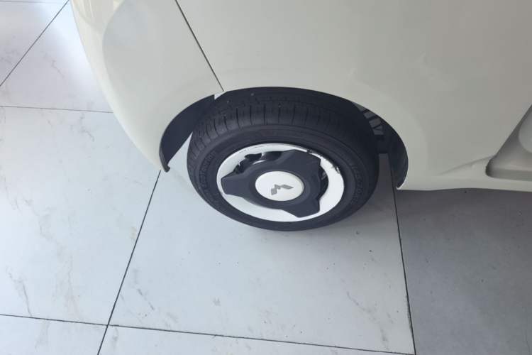 Used Wuling Hongguang MINIEV 2024 3rd Generation 215km Youth Edition Right Rear Wheel Hub