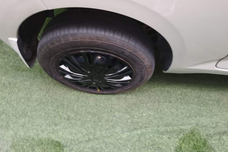 Used Wuling Hongguang MINIEV 2024 3rd Generation 215km Youth Edition Right Rear Wheel Hub