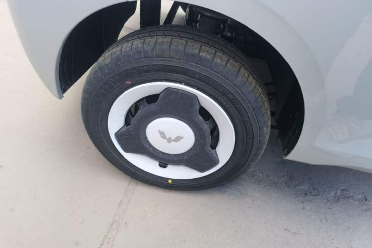 Used Wuling Hongguang MINIEV 2024 3rd Generation 215km Youth Edition Right Rear Wheel Hub