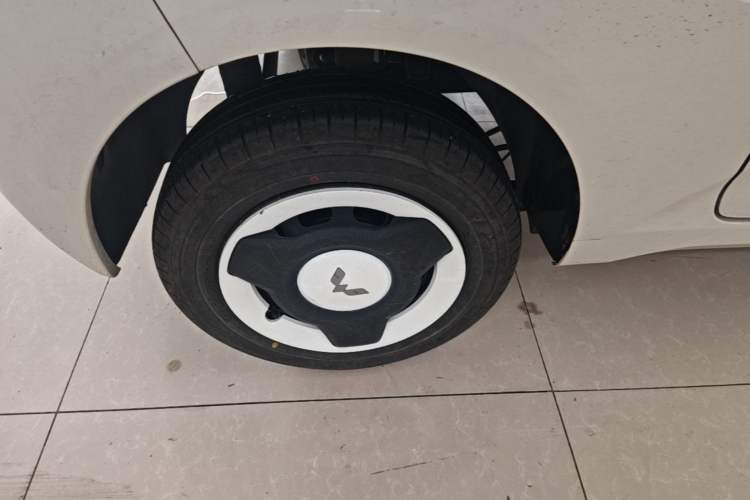 Used Wuling Hongguang MINIEV 2024 3rd Generation 215km Youth Edition Right Rear Wheel Hub