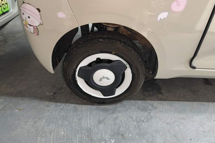 Used Wuling Hongguang MINIEV 2024 3rd Generation 215km Youth Edition Right Rear Wheel Hub