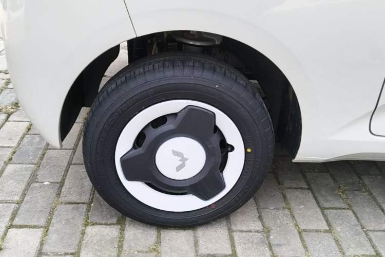 Used Wuling Hongguang MINIEV 2024 3rd Generation 215km Youth Edition Right Rear Wheel Hub