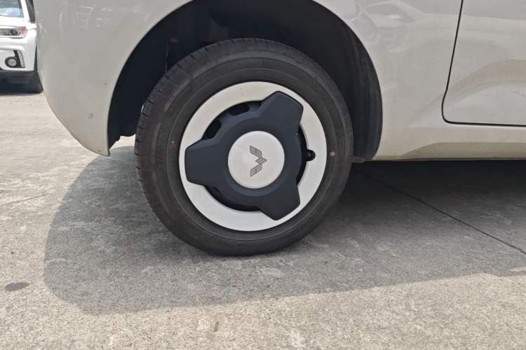 Used Wuling Hongguang MINIEV 2024 3rd Generation 215km Youth Edition Right Rear Wheel Hub