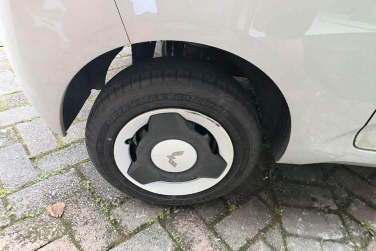 Used Wuling Hongguang MINIEV 2024 3rd Generation 215km Youth Edition Right Rear Wheel Hub
